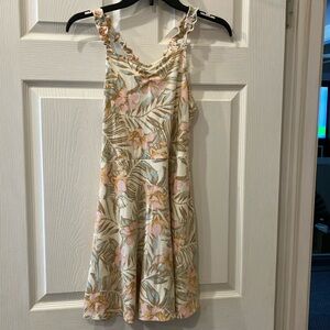 Beautiful floral dress. Size 10/12 .L
